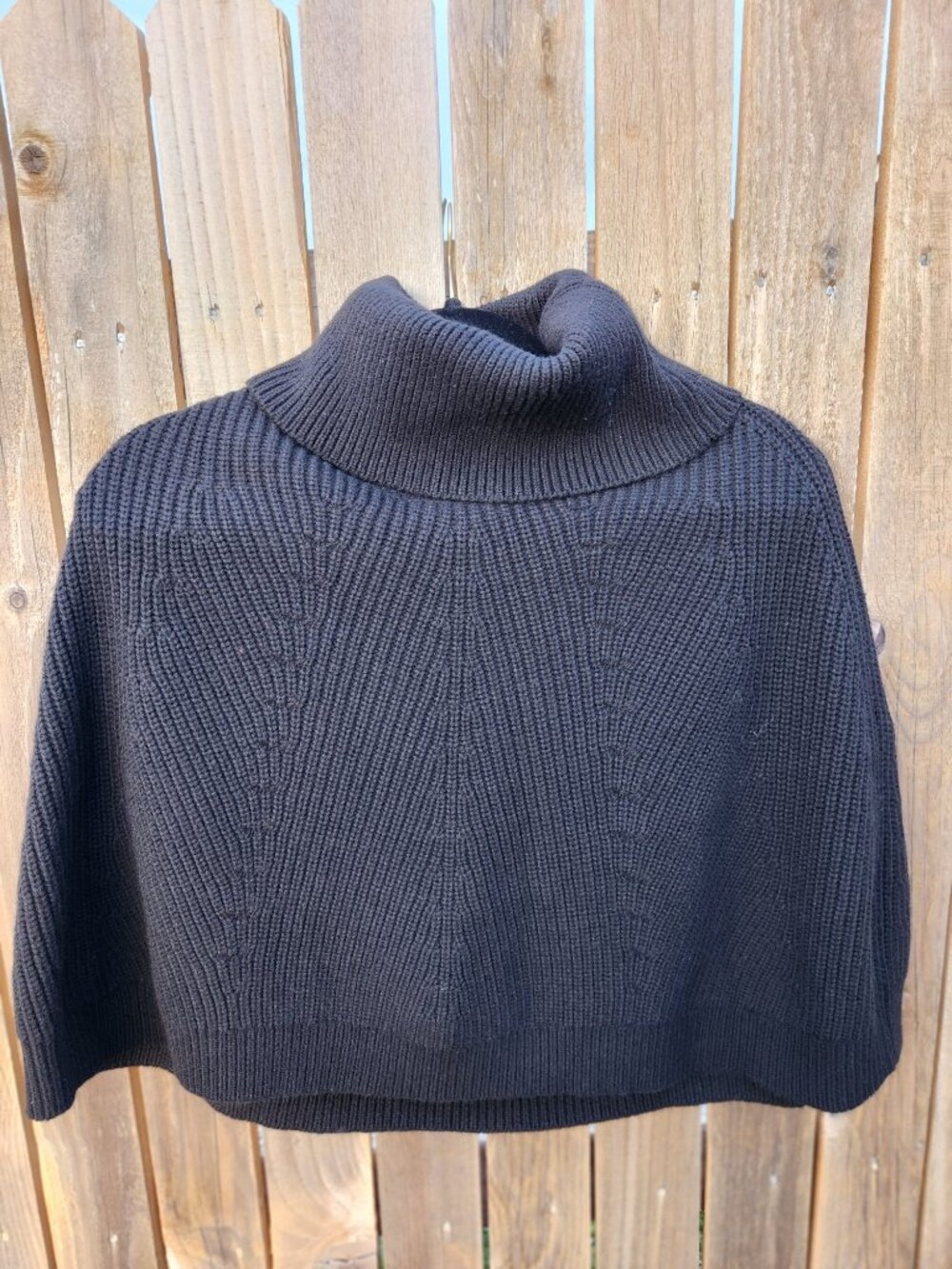 Merino-Blend Poncho - Picture 2 of 5